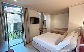 Astom Suites