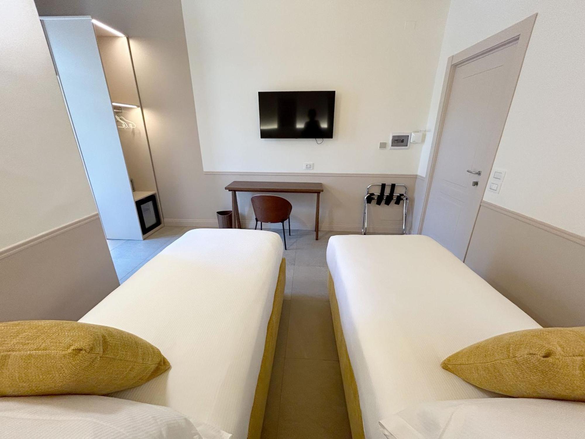 Astom Suites Roma Esterno foto